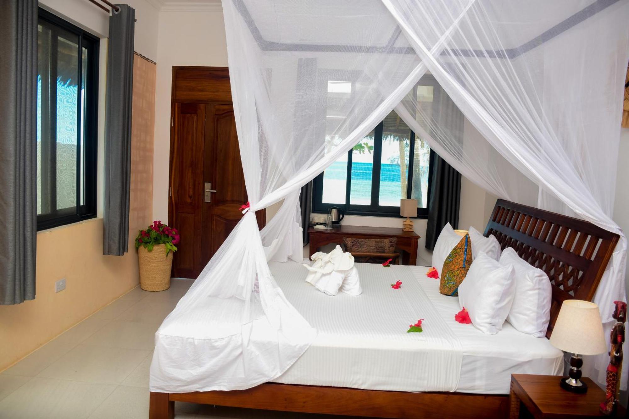 Manolo Beach Resort Uroa Dış mekan fotoğraf